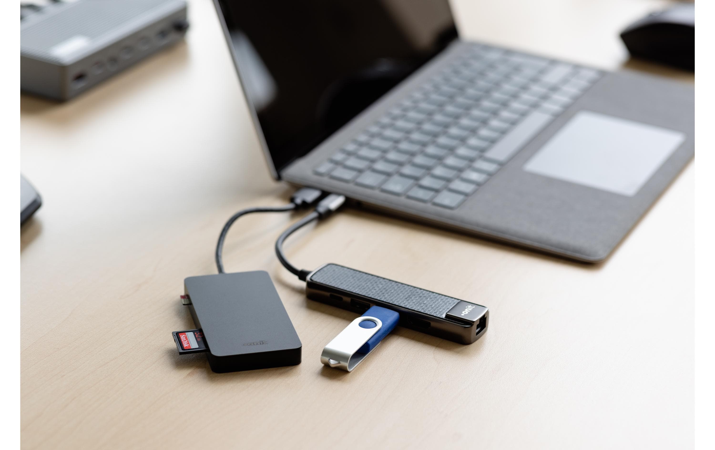 USB-C-MultiadapterKompakte USB-C-Dockingstation mit fünf Anschlussmöglichkeiten