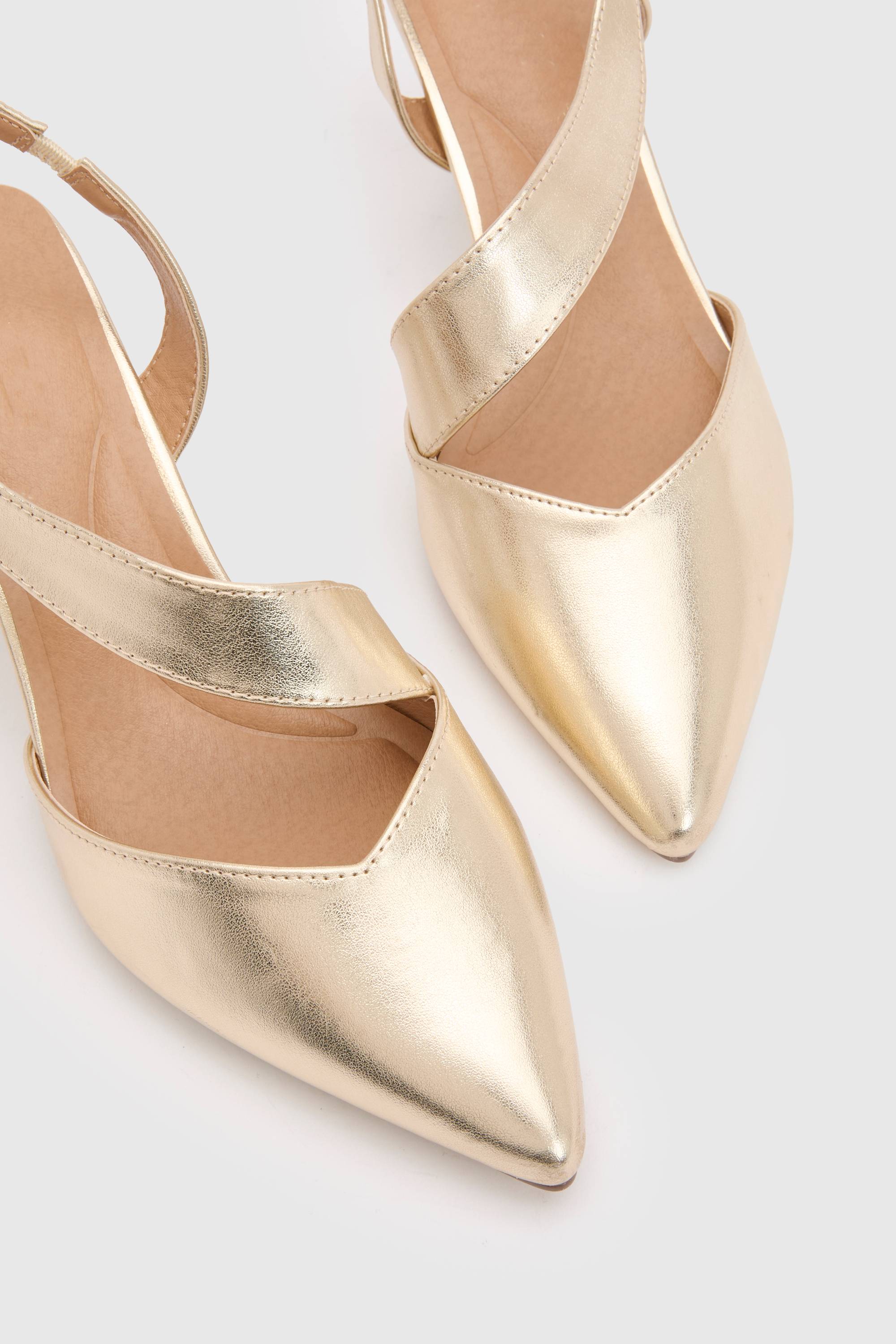 Wallis Chaussures De Ville À Talon Bottier Avec Bride Arrière Asymétrique Et Semelle Confort Evelyn Coupe Large
