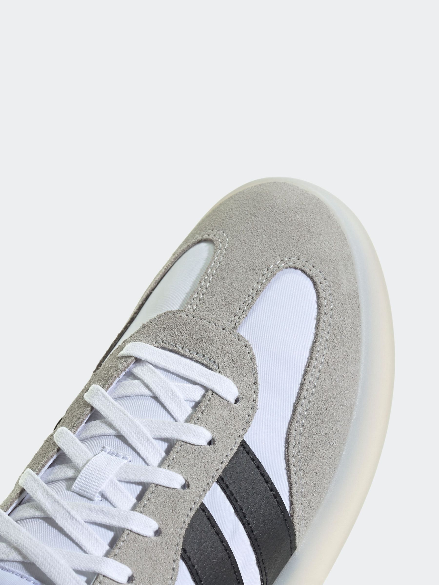 Wit - adidas Barreda Decode sneakers