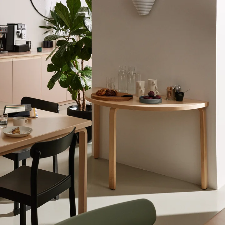 Artek - 95 Tisch, Birke / schwarz