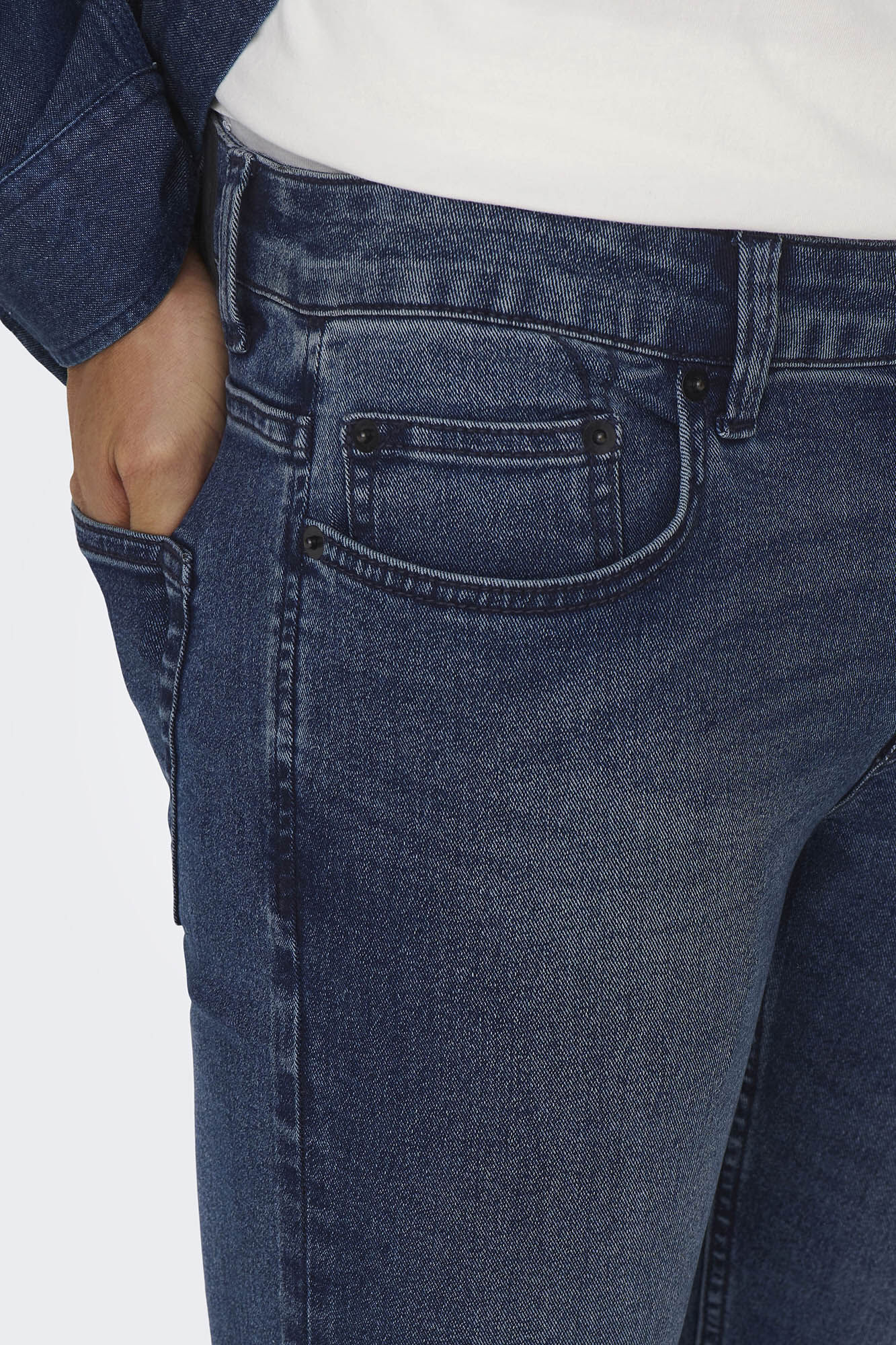 calça jeans slim fit com 5 bolsos