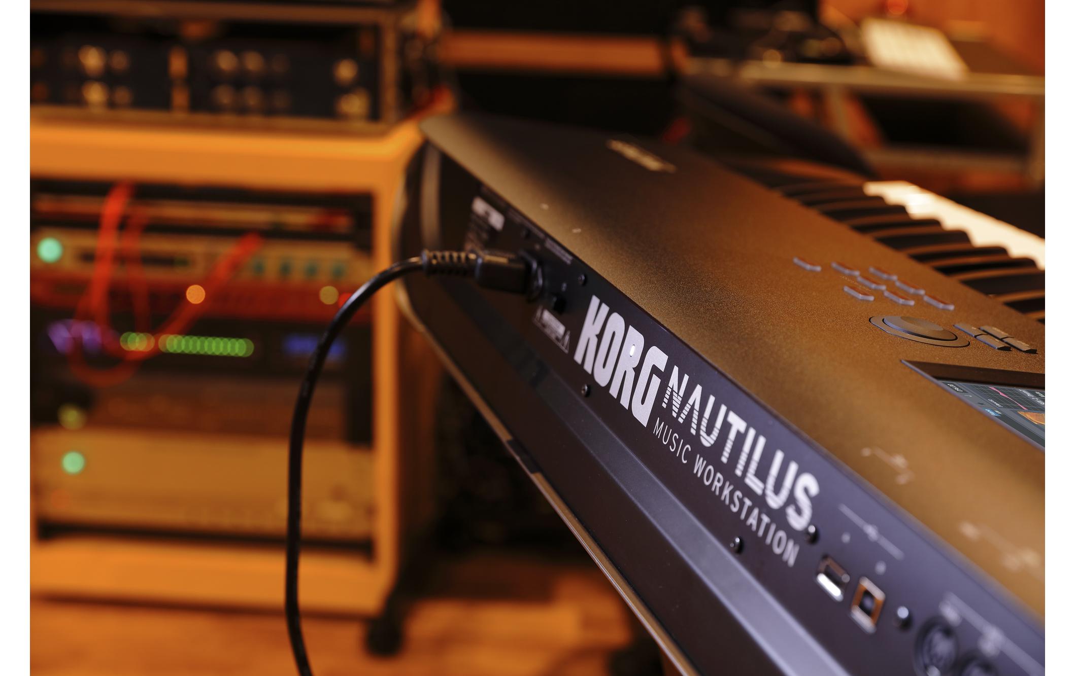 Workstation NAUTILUS 61<br>Synthesizer Workstation mit 61 Tasten