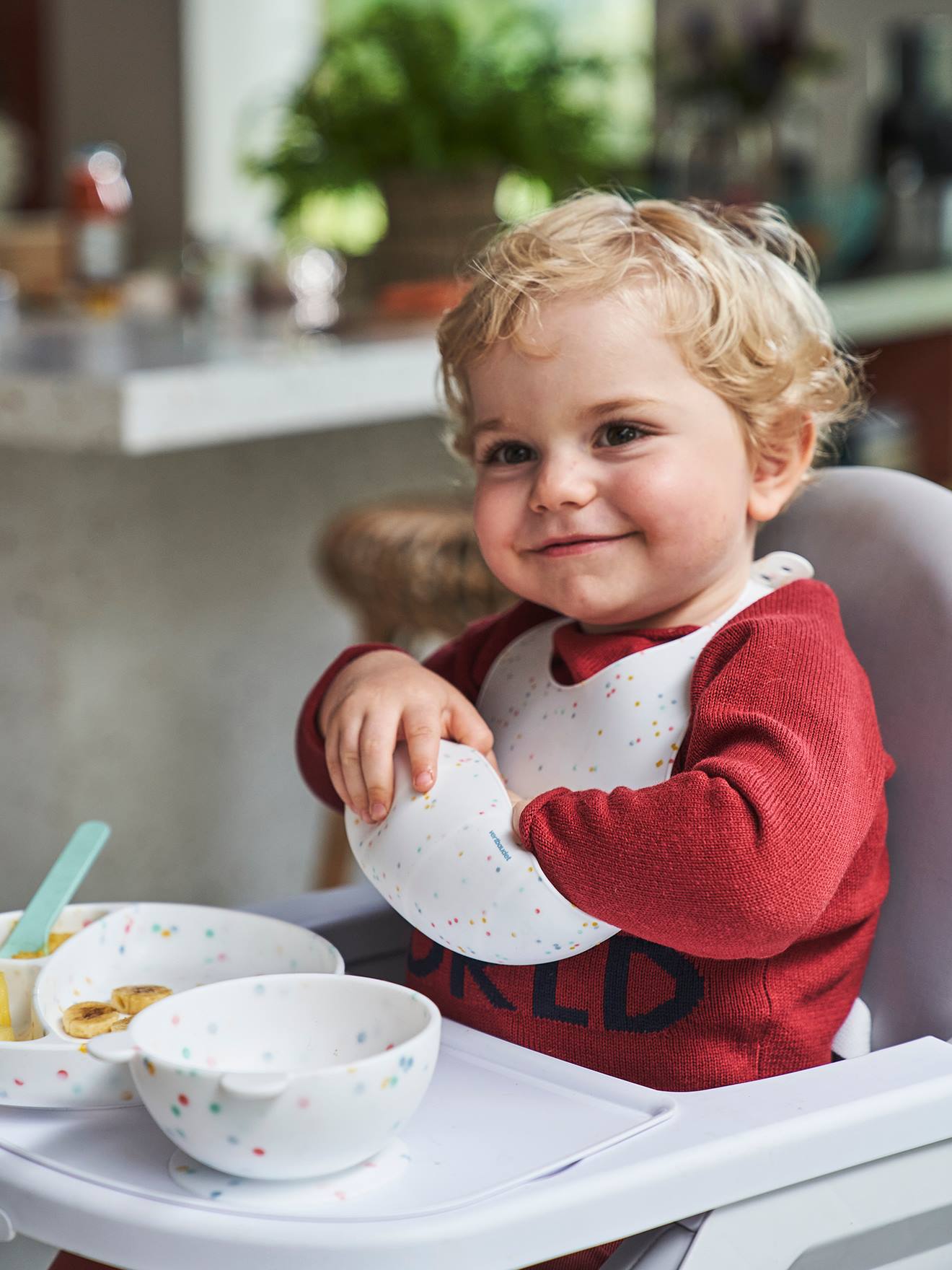 Babador com almofada de recuperação de silicone, estampa branca clara