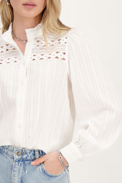 Witte blouse met bloemen tapes