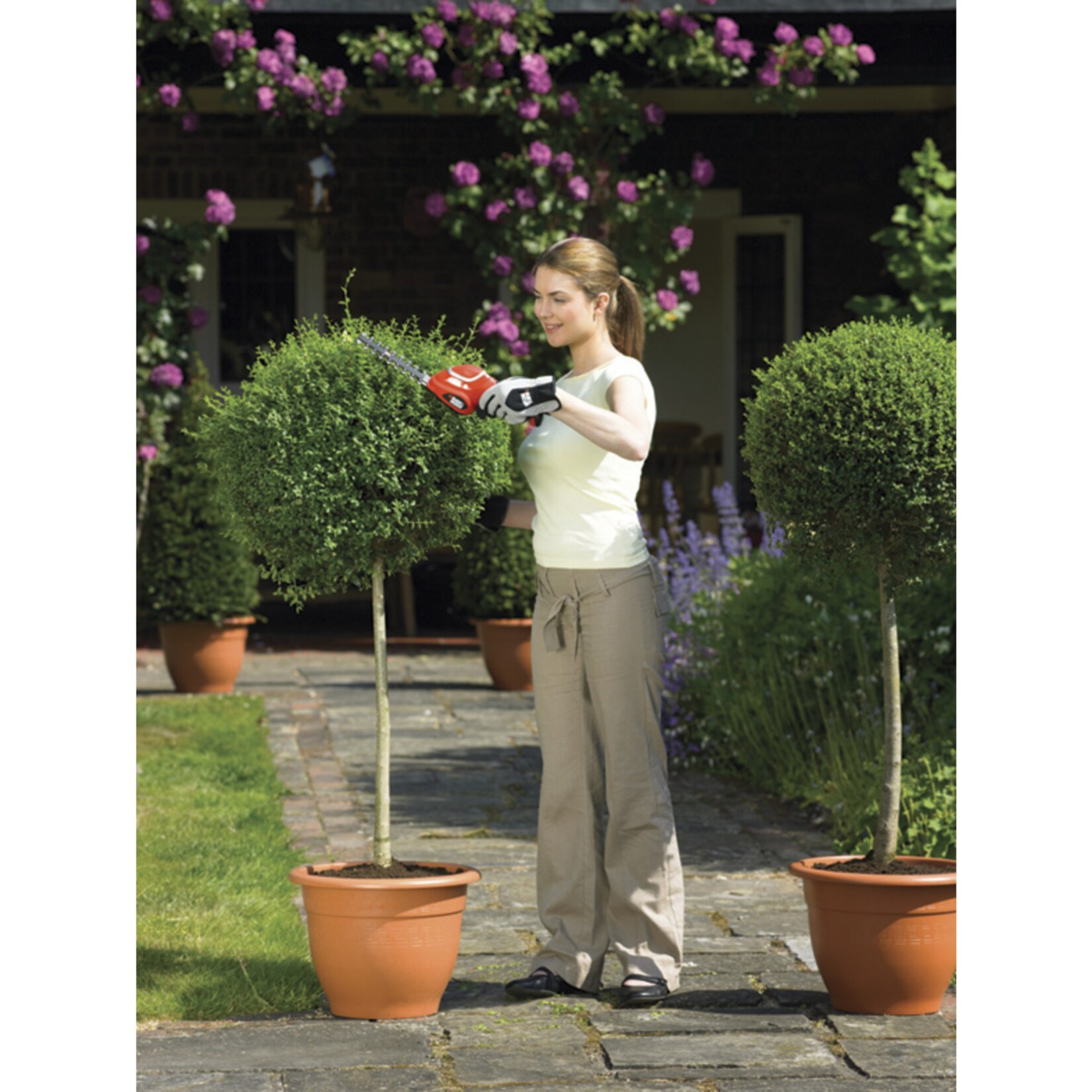 BLACK+DECKER Strauchschere Akku-Gras-Strauchschere GSL700