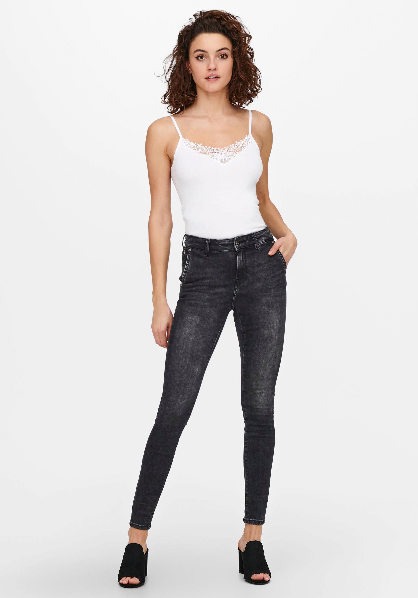 ONLY Spitzentop »ONLKIRA – Doppelpack mit Spitzendetail für feminine Looks«, figurbetont, modisch, Jersey, Baumwolle, V-Ausschnitt