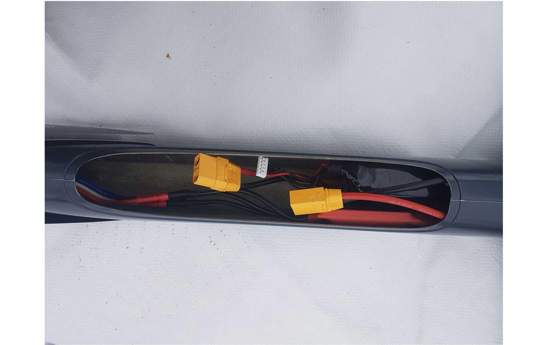 Motorsegler Avalanche Voll-GFK 2800 mm ARF<br>Allround Elektrosegler aus GFK
