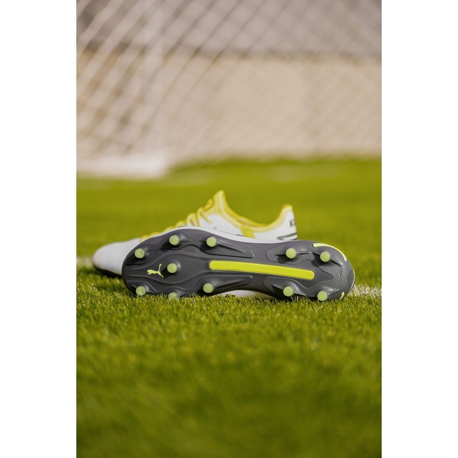 PUMA King Ultimate FG/AG Voltage - Alpine Snow/Gris/Yellow Blaze