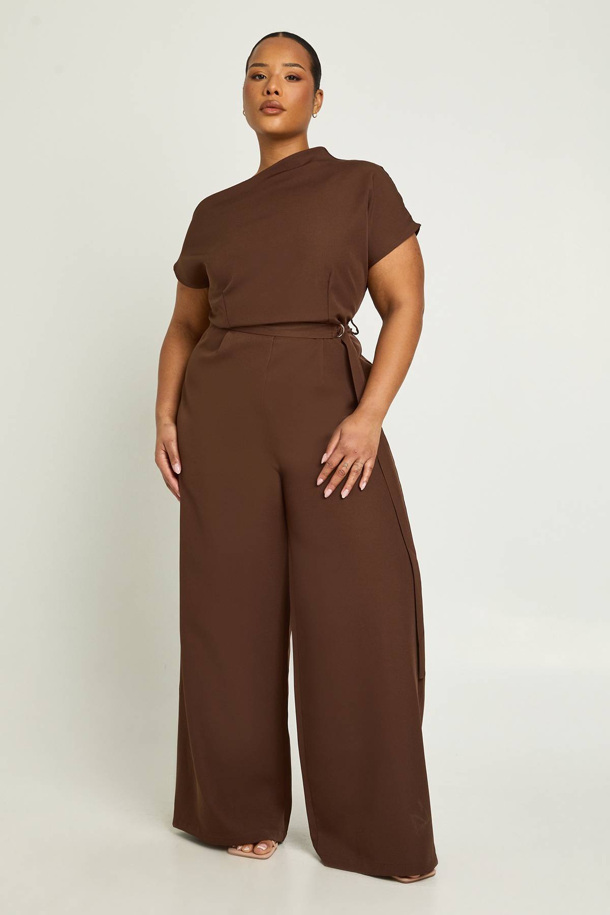 boohoo Plus combinaison asymétrique ceinturée