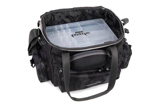 Sac Fox Rage Camo Voyager Medium Tackle Bag (avec 6 Boîtes)