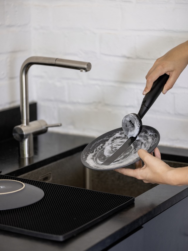 WENKO Spülmittelspender »Modell Piedo« Spül-Set, inkl. Spülbürste mit Halterung, Glas/Polyresin