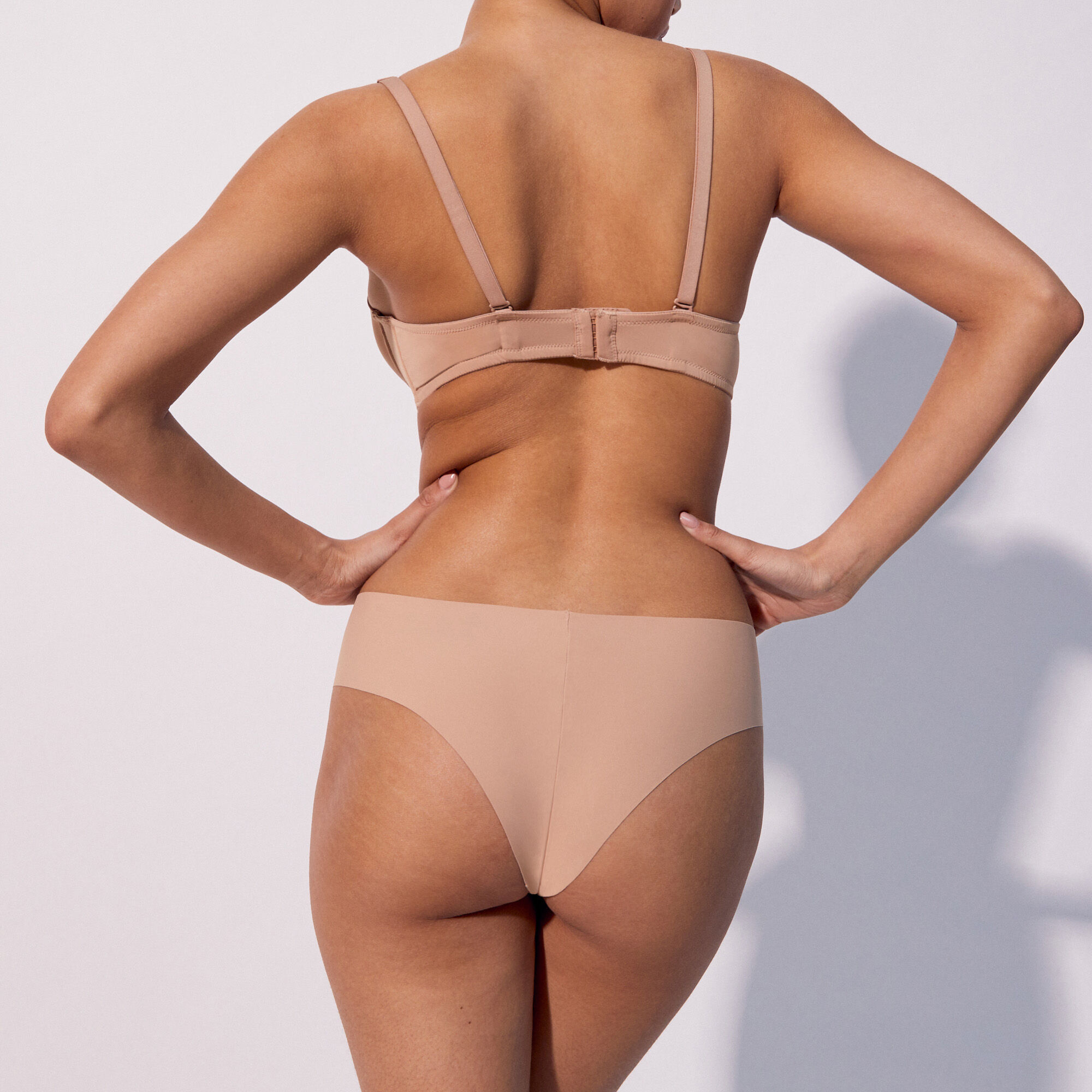 Soutien-gorge bandeau en microfibre