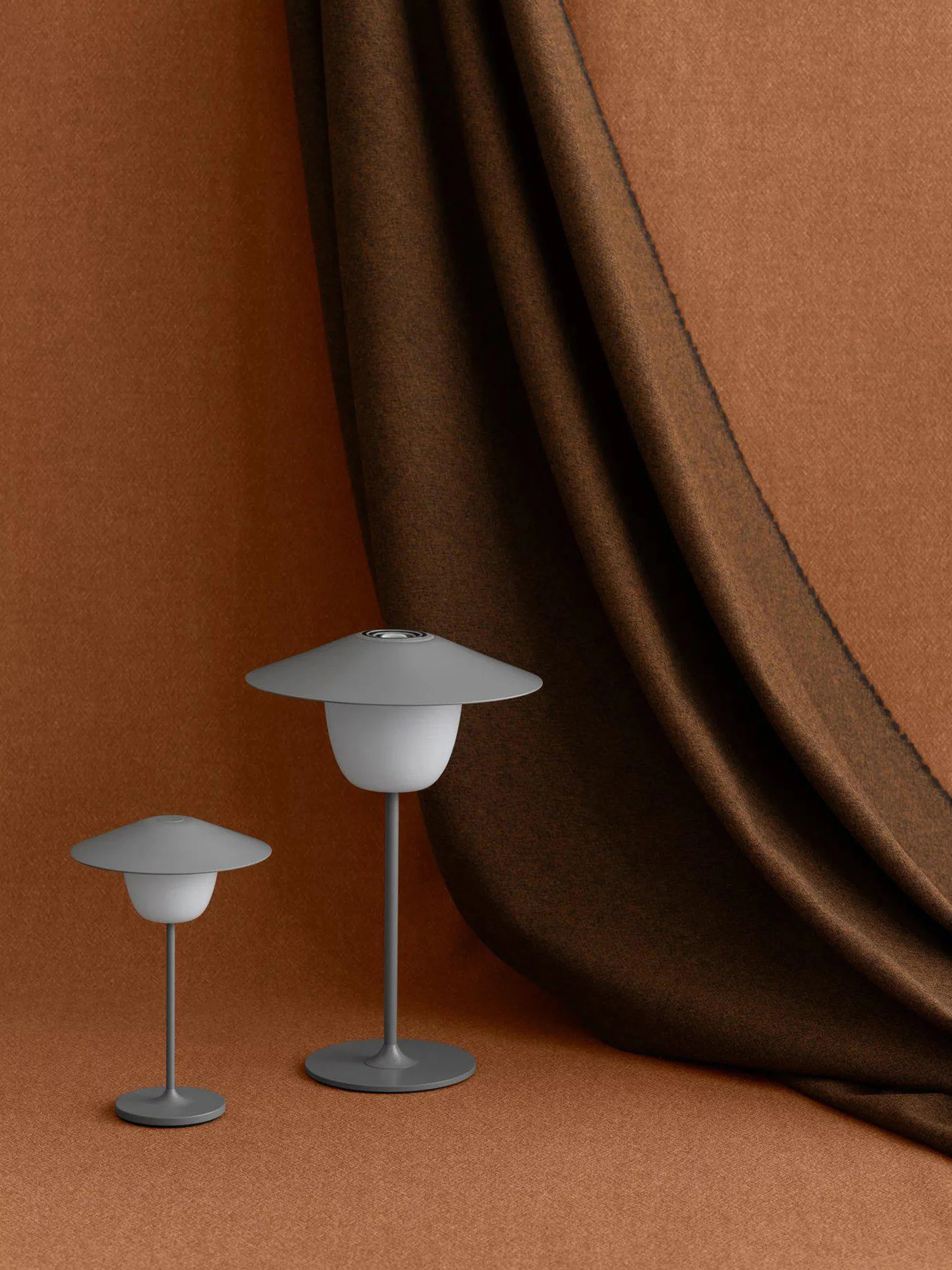 Dimbare LED-tafellamp Ani, draagbaar