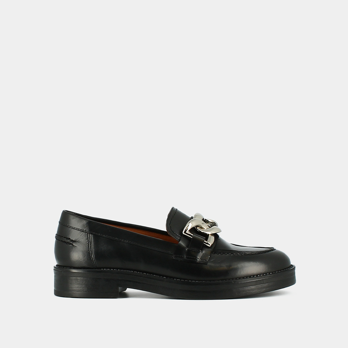 Mocassins à boucles argentées  en cuir glacé noir