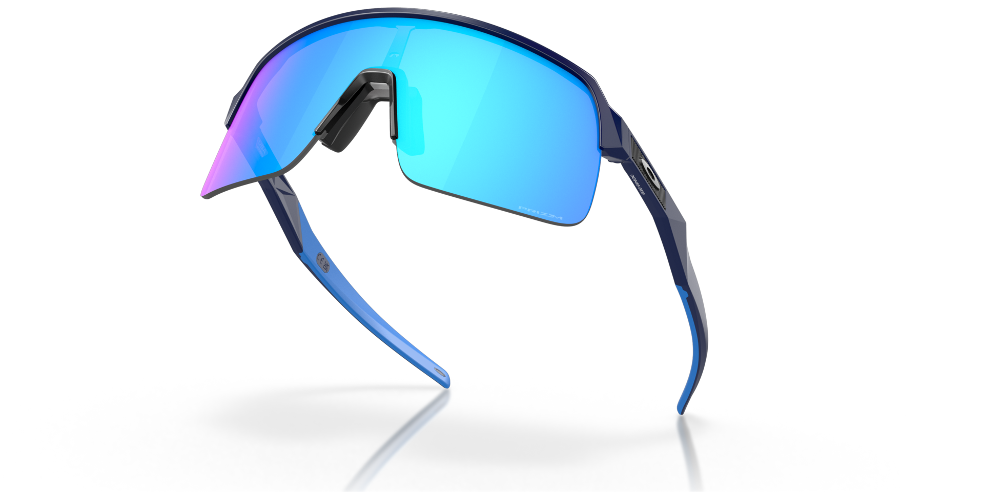 Oakley Sutro Lite Mtt Navy w/Prizm Sapphire Gir syklister en modig og allsidig stil som passer både på og av sykkelen