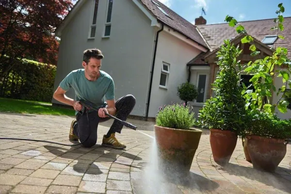 Bosch HØJTRYKSRENSER UNIVERSAL AQUATAK 135