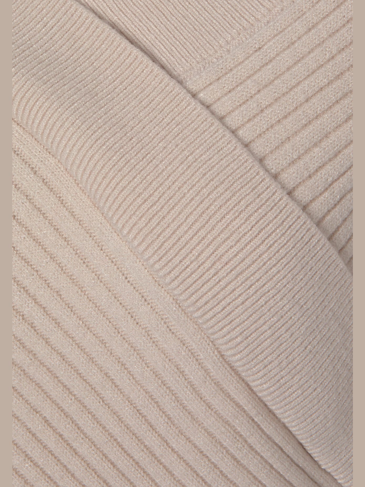 Pull en tricot encolure originale