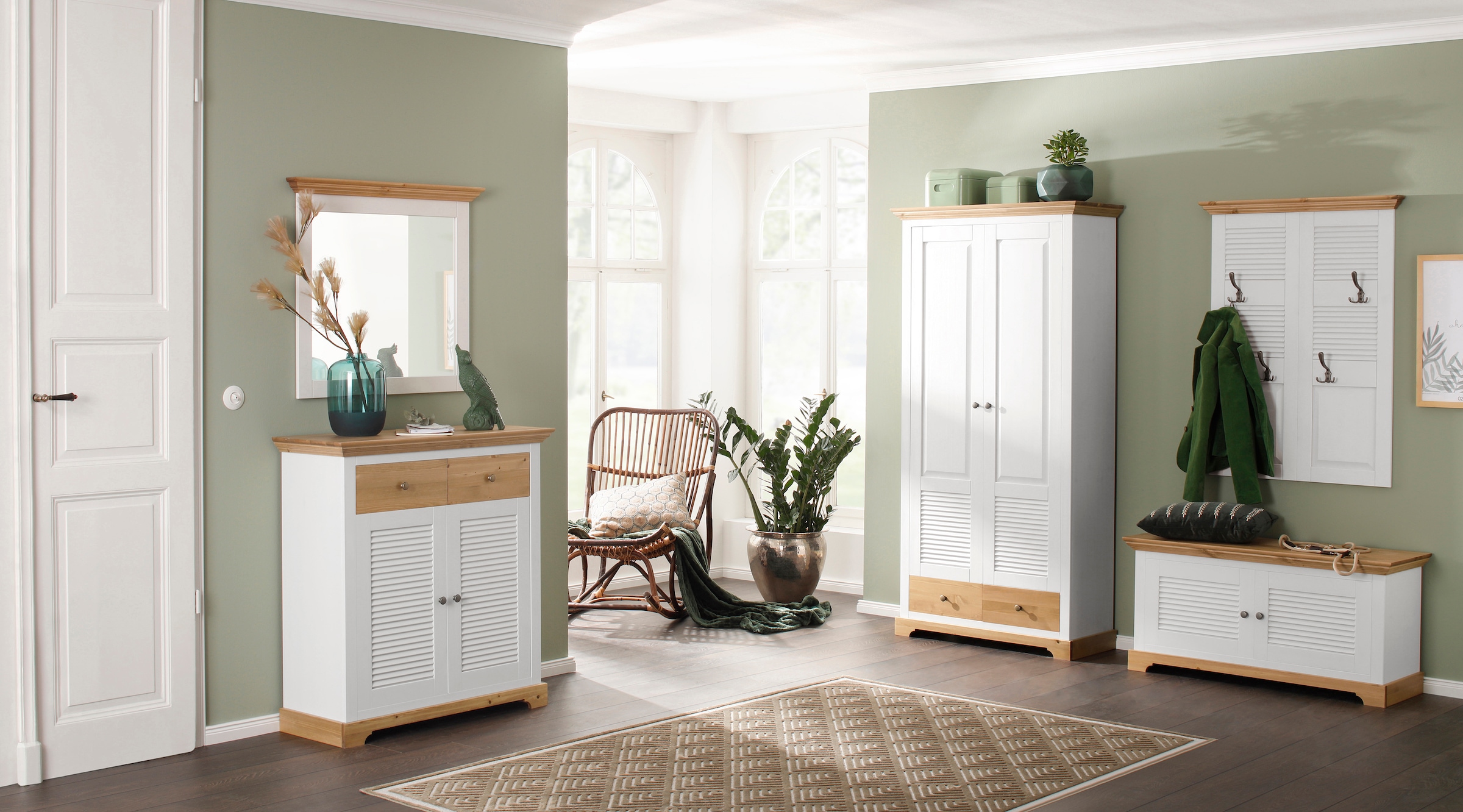 Home affaire Garderobenschrank »Ayanna« Breite 94 cm, 2-türig, aus massiver Kiefer, FSC®