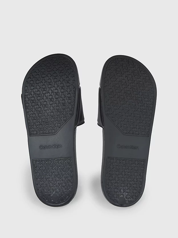 Chinelo com logotipo