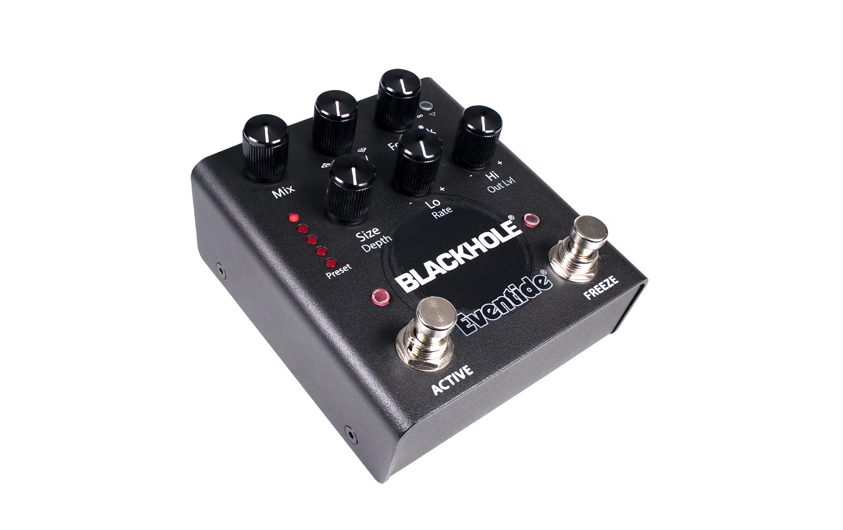 Pedal Blackhole<br>Ein eigenständiges Reverb-Pedal, das auf dem legendären «blackhole“-Algorithmus basiert, den man bereits aus dem Eventide DSP4000, Space und H9 kennt – jetzt in kompakter Pedalform