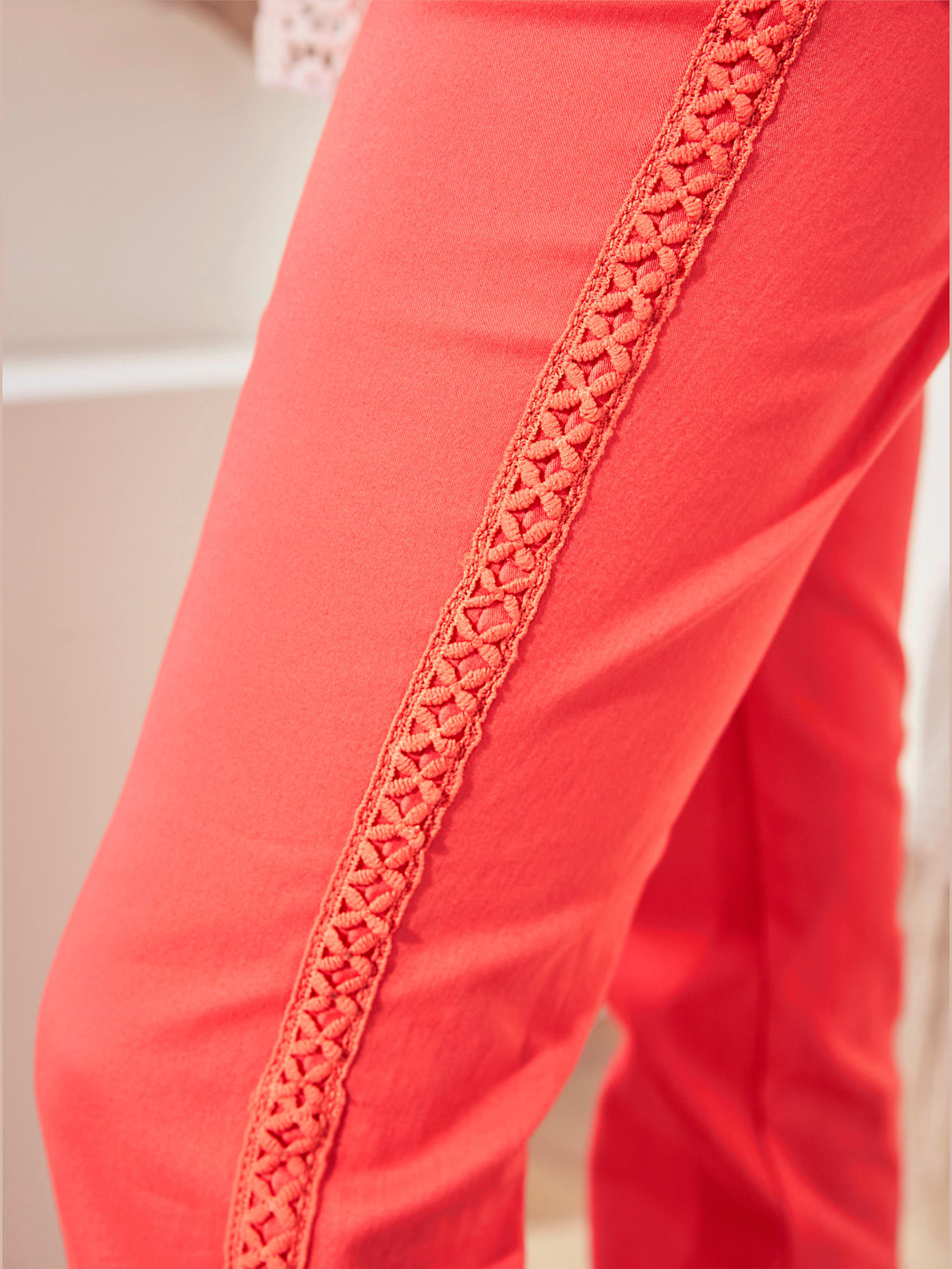Pantalon dentelle macramé décorative