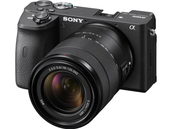 Sony a6600 ILCE-6600M - Digitalkamera - spejlløst - 24.2 MP - APS-C - 4K / 30 fps - 7.5x optisk zoom E 18-135 mm OSS-objektiv - Wi-Fi, NFC, Bluetooth - sort