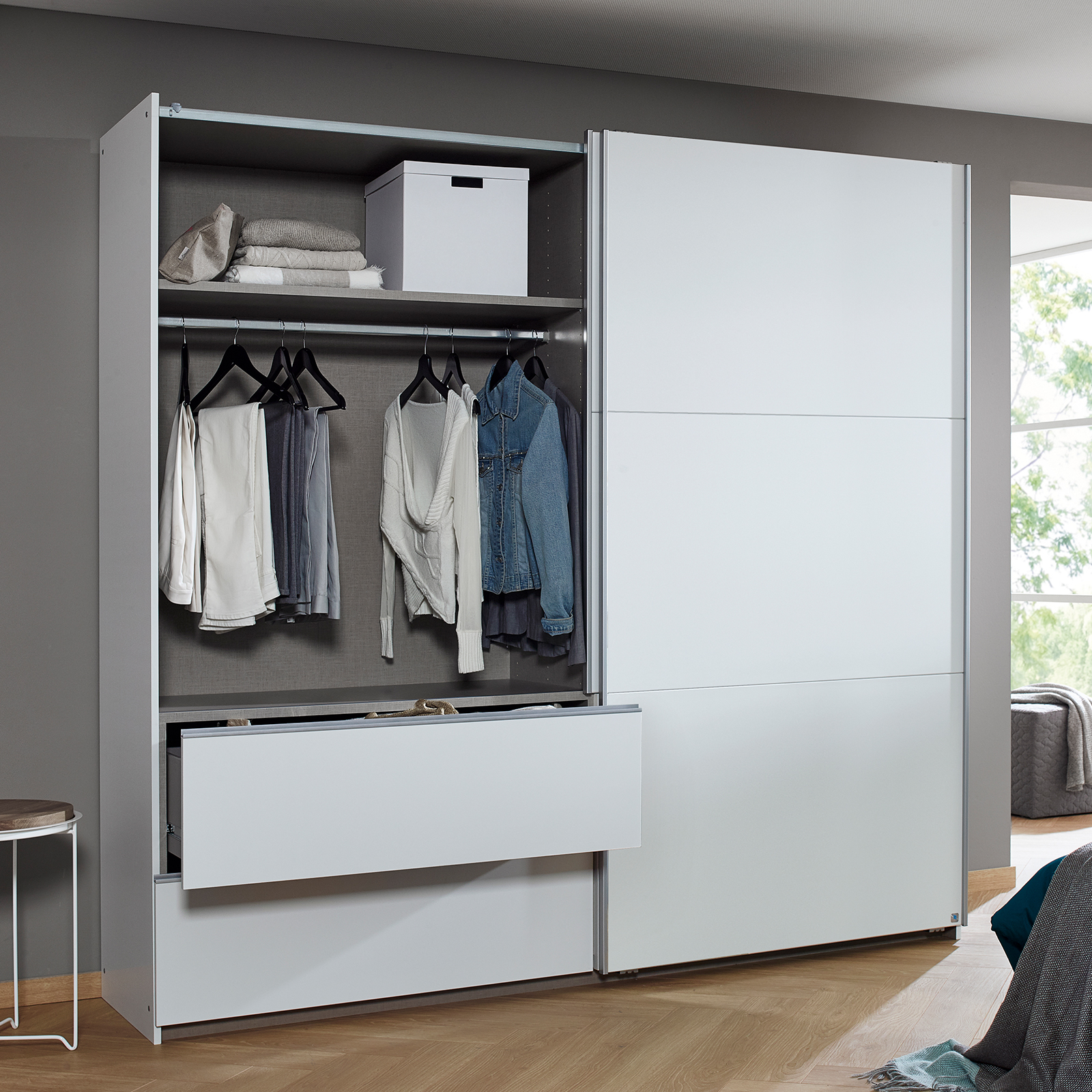Schwebetürenschrank - alpinweiß - 218 cm breit