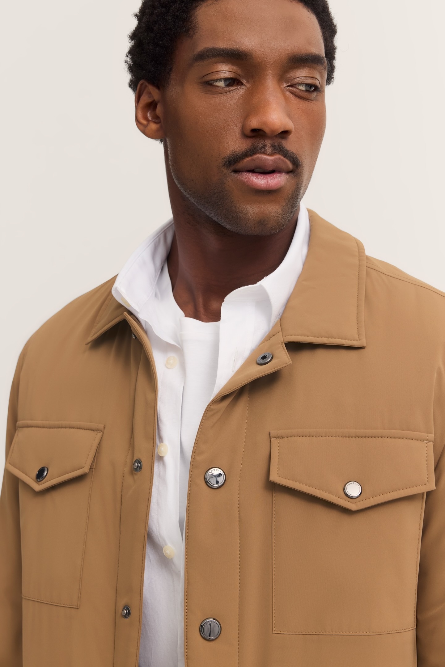 bugatti Kurzjacke »Regular Fit« mit Flexcity Stretch & Druckknöpfen