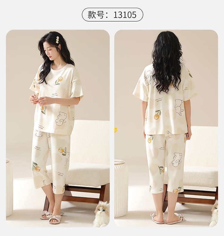 Jeony - Loungewearset: T-shirt met korte mouwen en konijnenprint en capribroek