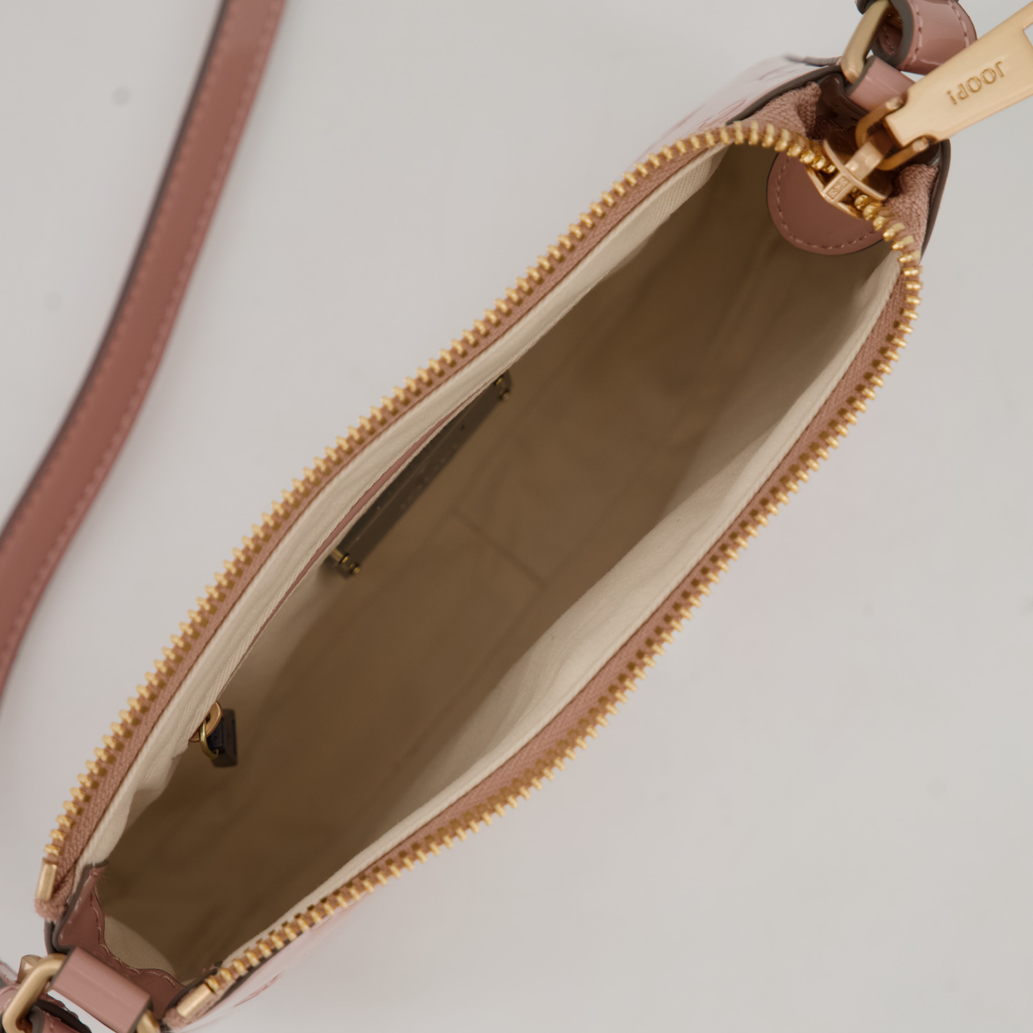 Joop Decoro lucente eunike shoulder