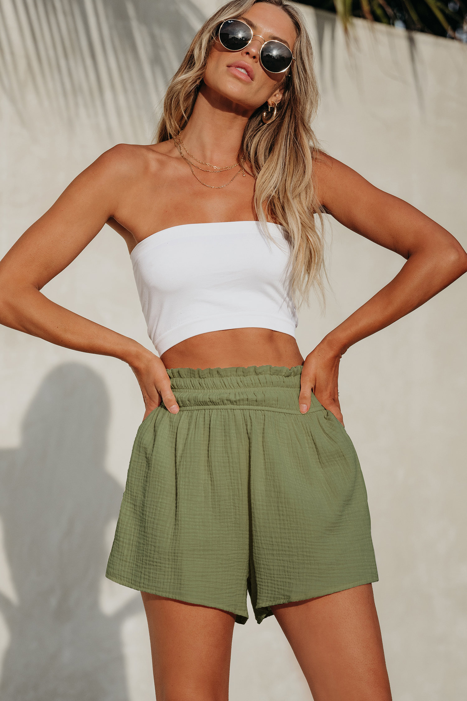 Short en pur coton avec taille froncée à smocks vert