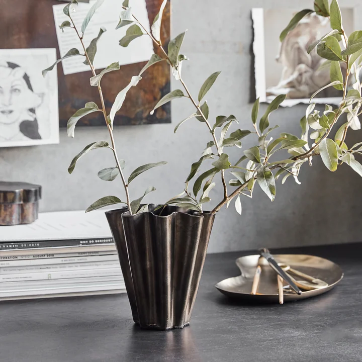 House Doctor - Flood Vase H 13 x Ø 12.5 cm, antikbraun