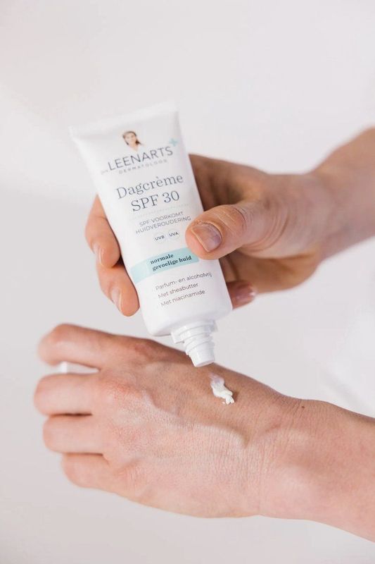 Drs Leenarts Dacrème met SPF30 voor normale en gevoelige huid - Leenarts Dagcrème