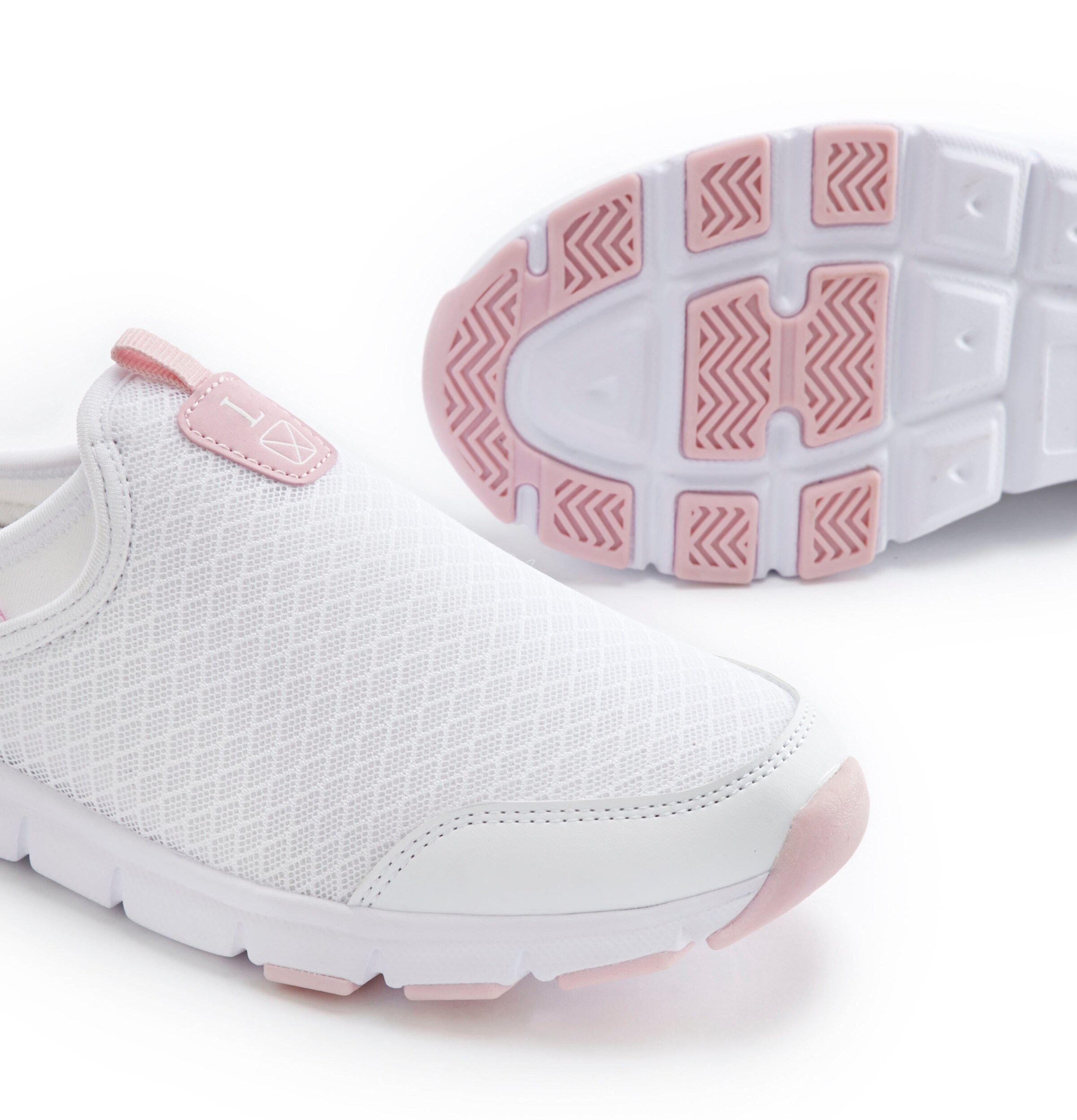 LASCANA Slip-On Sneaker in weiß/rose
