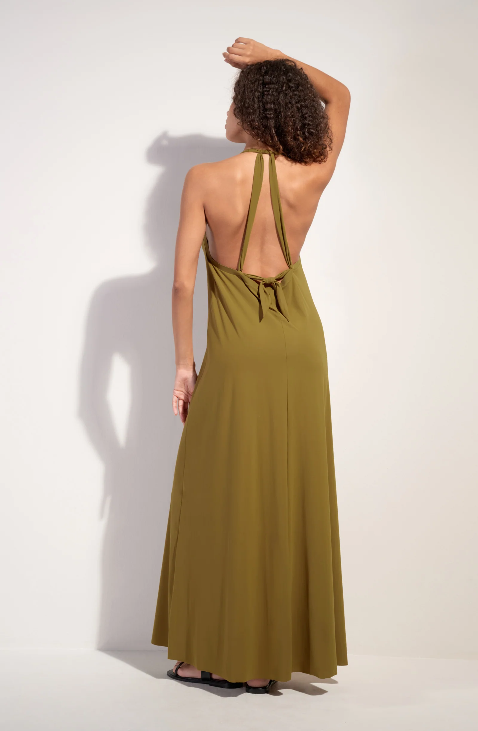 licie Robe longue dos nu en voile extensible bronze Bronze
