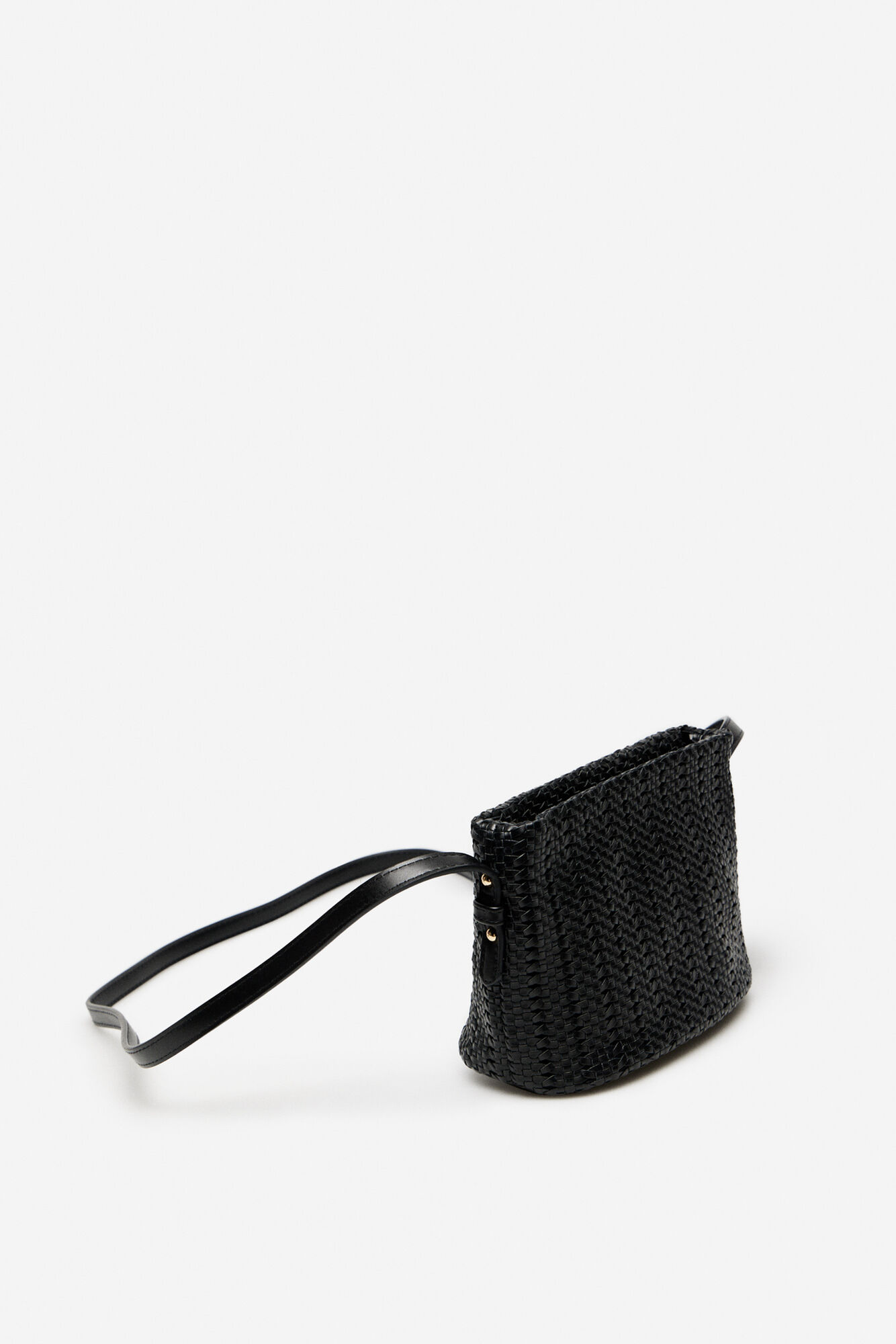 Bolsa de ombro trançada