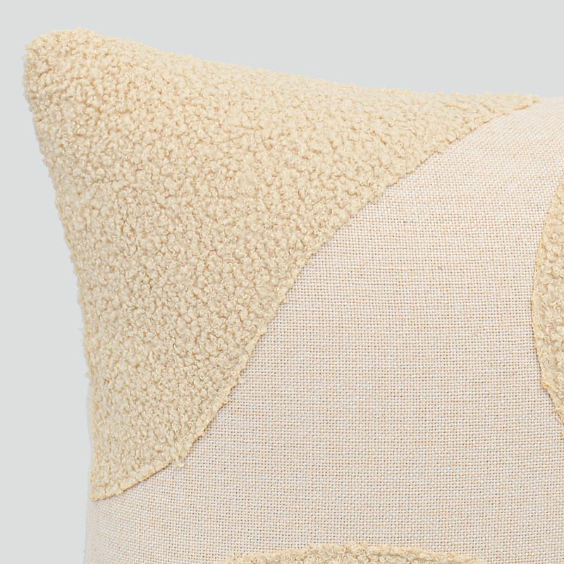 Coussin tufté 'Olea' écru
