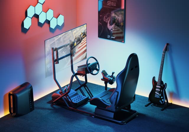 Piranha racersimulator cockpit (sort)