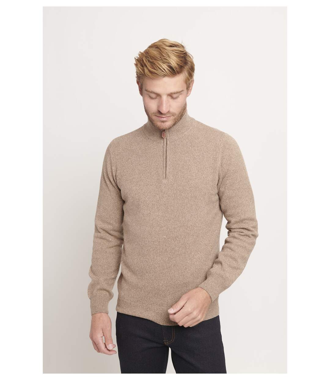 Pull col zippé bien chaud