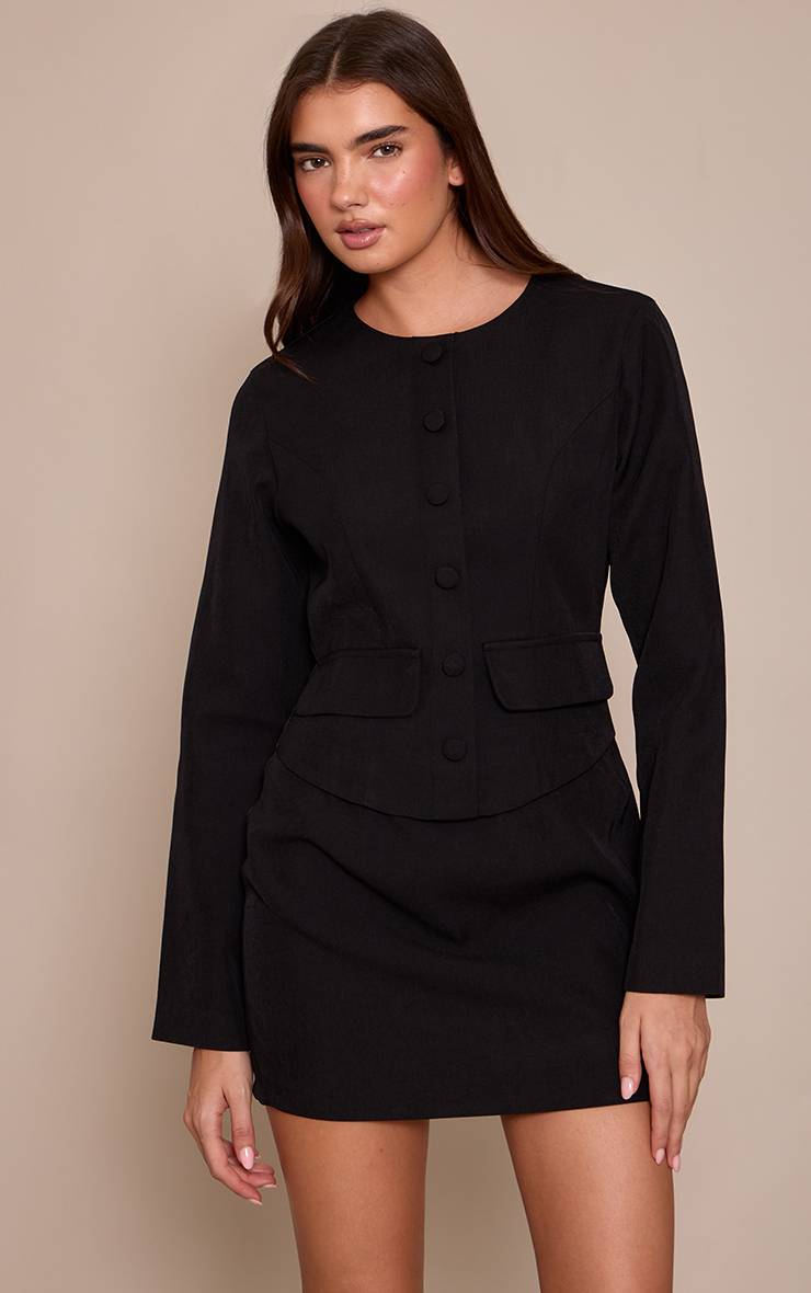 Noir Robe Courte Ajustée En Tissu Tissé Avec Détails De Boutons