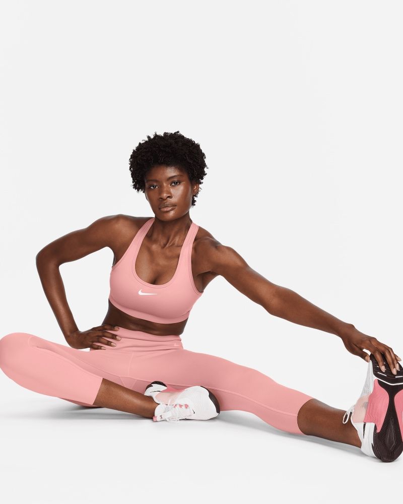 Brassière Nike Swoosh Rouge Clair pour femme