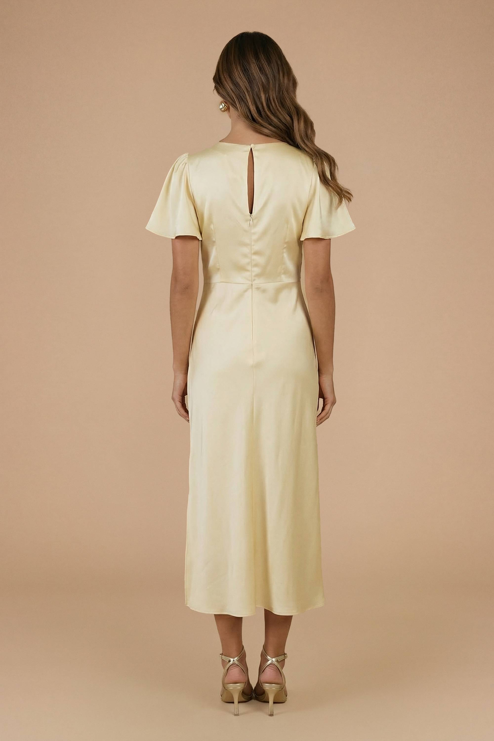 Oasis Robe De Demoiselle D'honneur Mi-longue En Satin Jaune Beurre À Manches Papillon Et Détail Torsadé Devant