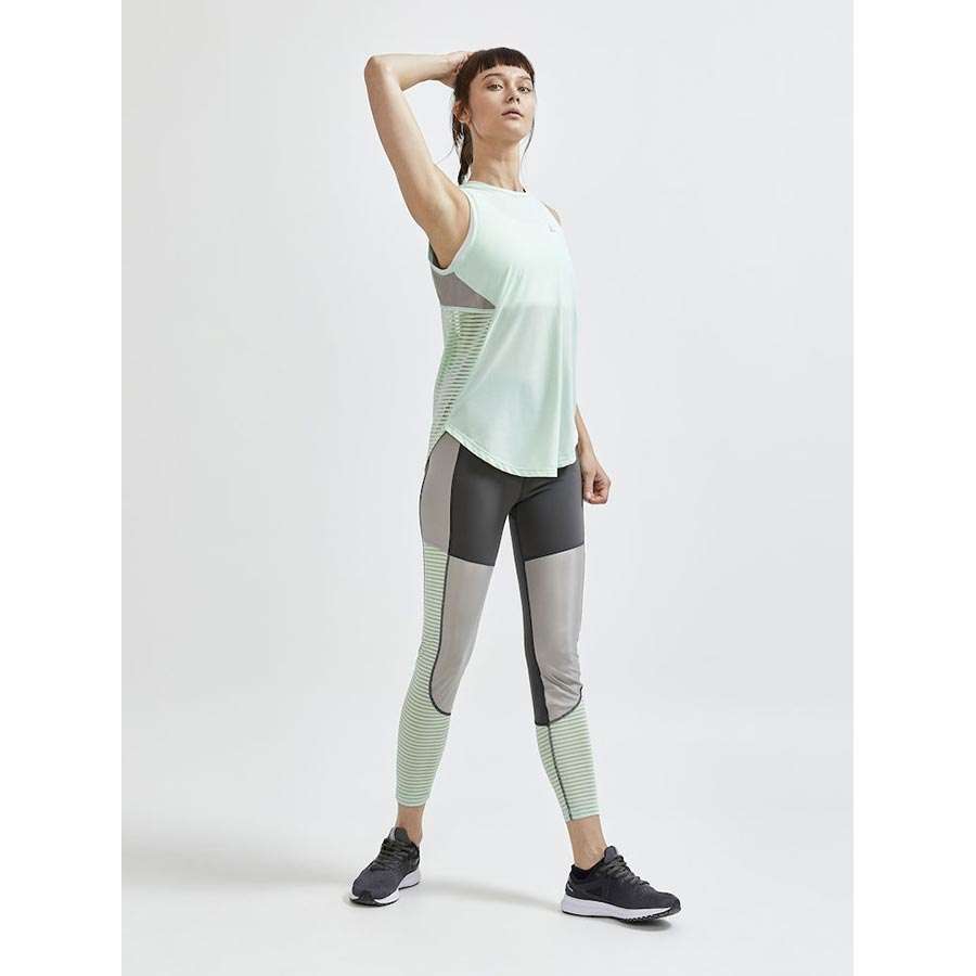 Craft ADV Charge Shiny Hardloopshirt Zonder Mouwen Grijs Dames