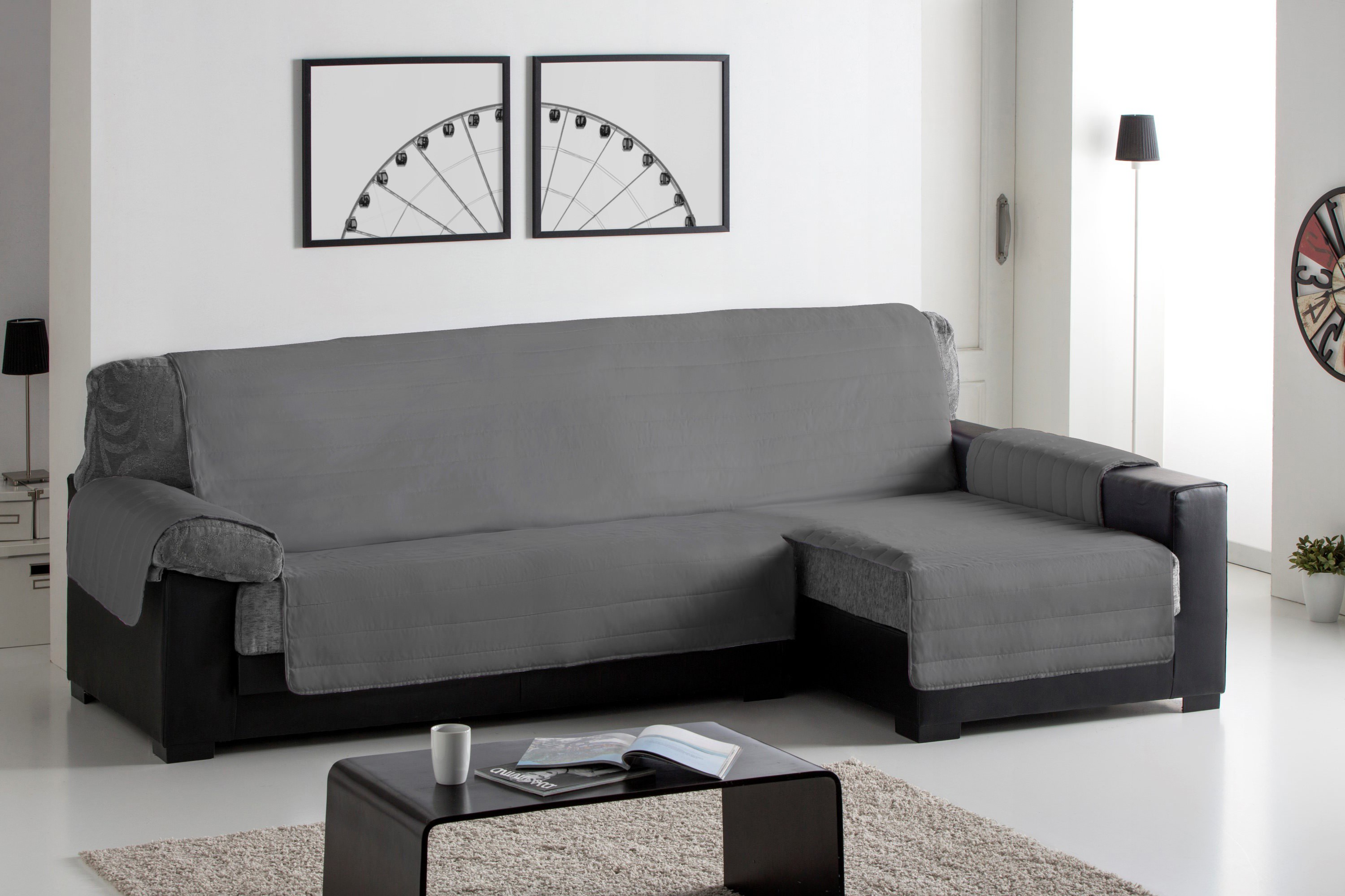 Capa acolchoada para sofá com chaise longue à direita em cinza escuro