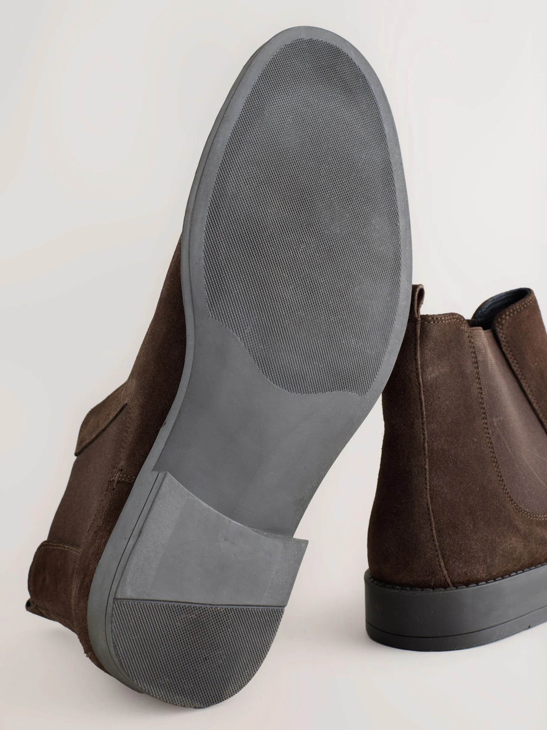 Bruin - Smart Suede Chelsea Boots