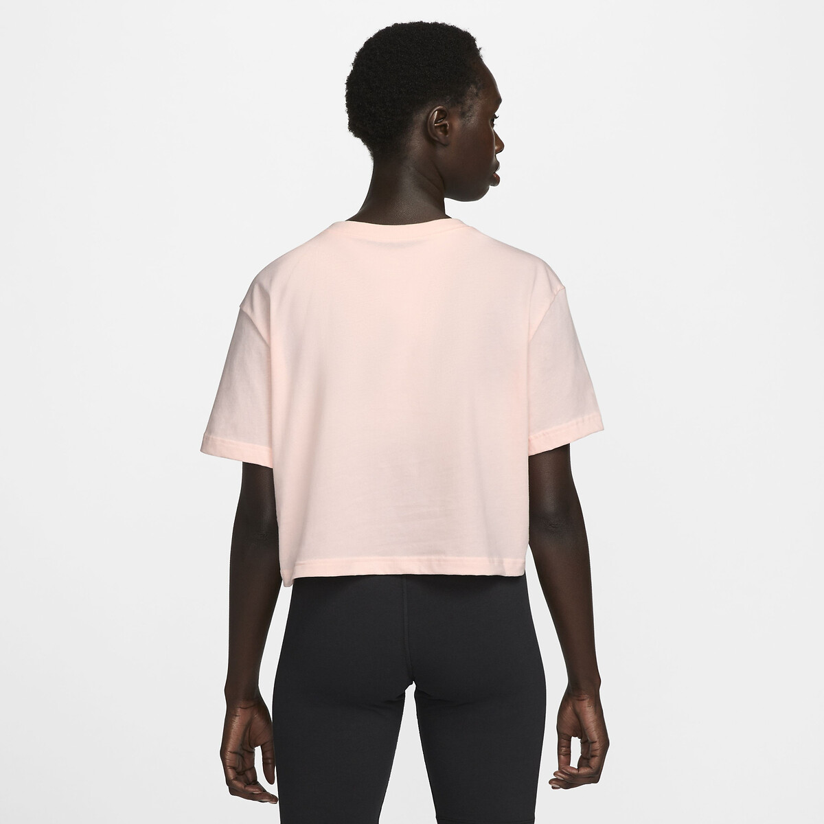 NIKE<br>Top cropped Sportswear Essential com logo