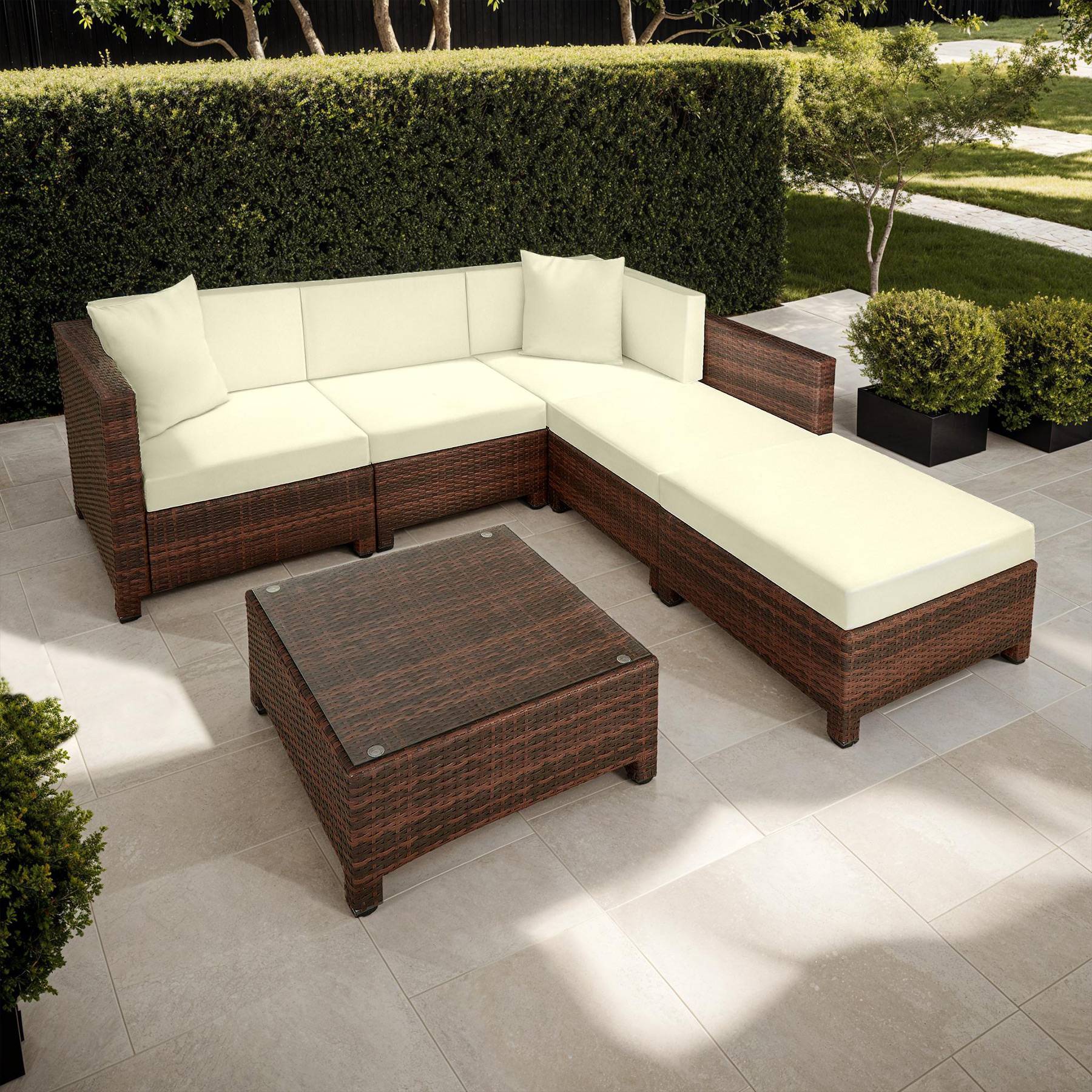 Rattan Lounge
