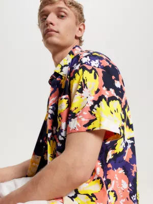 Camisa floral de manga curta com modelagem regular