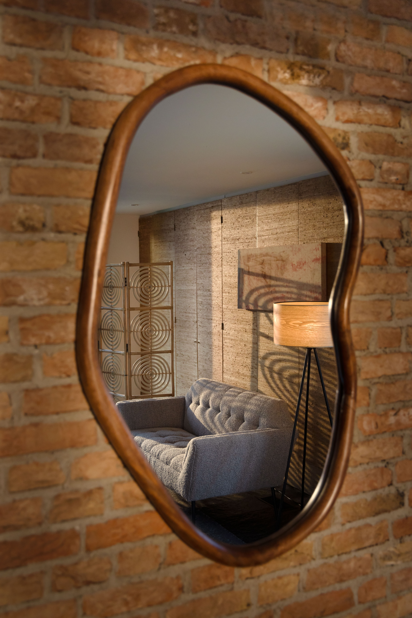 MIRROR ASHLEY WALNUT