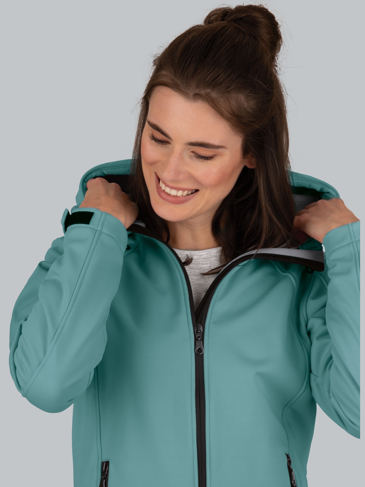 Taillierte Softshell–Kapuzenjacke Seegras